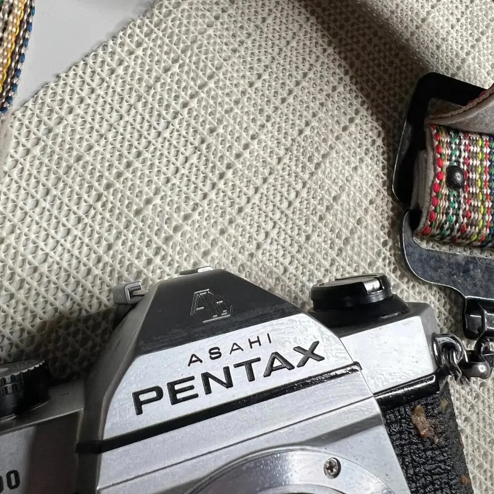 Pentax K1000 35mm Film Camera‎ Bundle w/ 3 Lenses Takumar Focal 28mm Manuals Bag